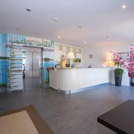 Sleeps 4 Pool T421413 Apartment *
